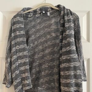 Maternity medium splendid 3/4 sleeve shrug sweater